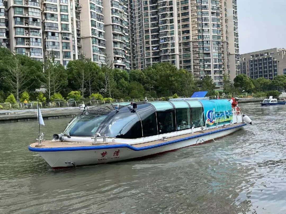 苏州河航线正处于试运营第一阶段,之后将依据河道,水文条件,对游船和