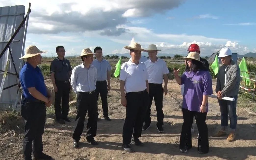 调研中,赖海滨肯定我县黄江河西闸断面水质达标攻坚工作,认为我县整治