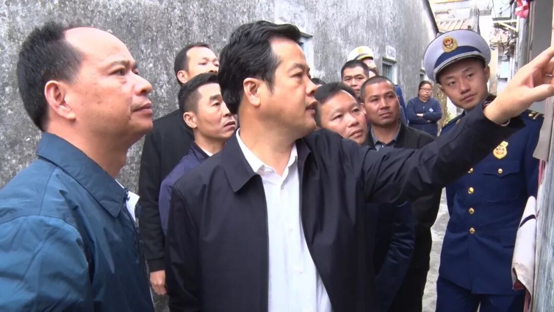 郑俊雄:筑牢"防火墙" 确保节日安定祥和