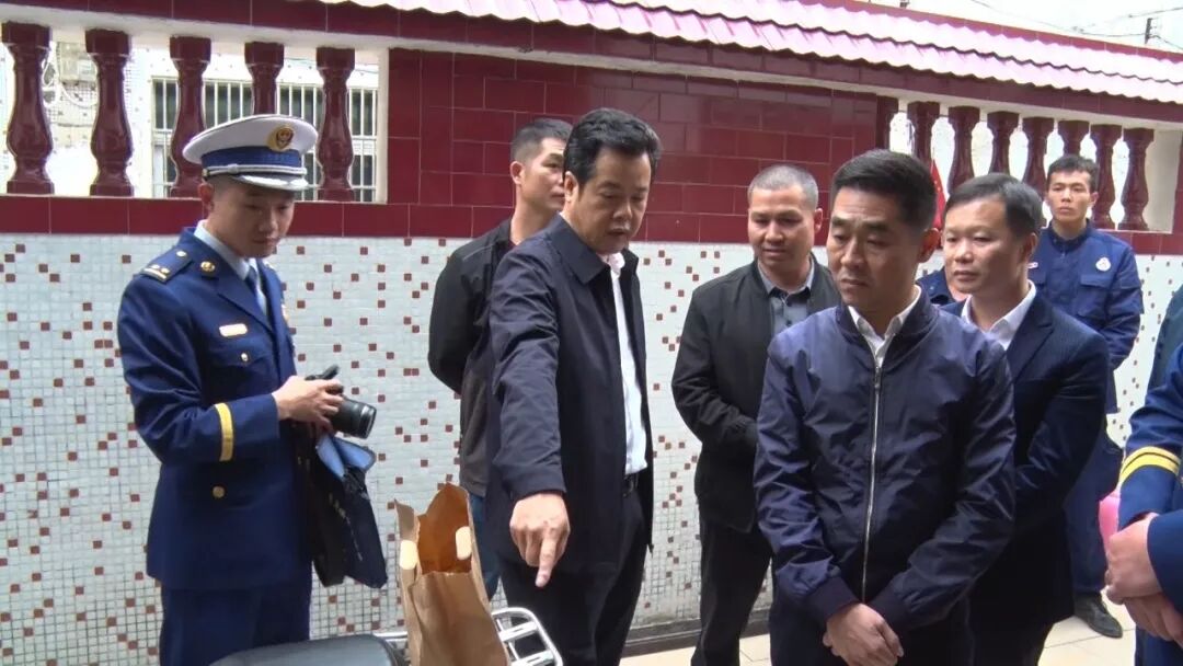 郑俊雄:筑牢"防火墙" 确保节日安定祥和