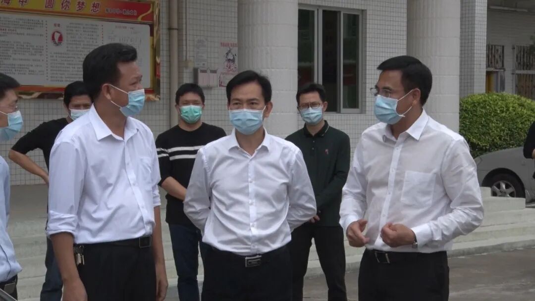 林军调研我县学校开学准备工作