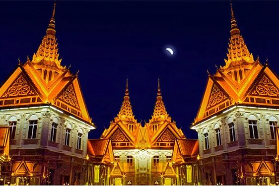 2324在广州的曼谷小镇奔跑撕名牌顺便吃一碗正宗的冬阴功拉面