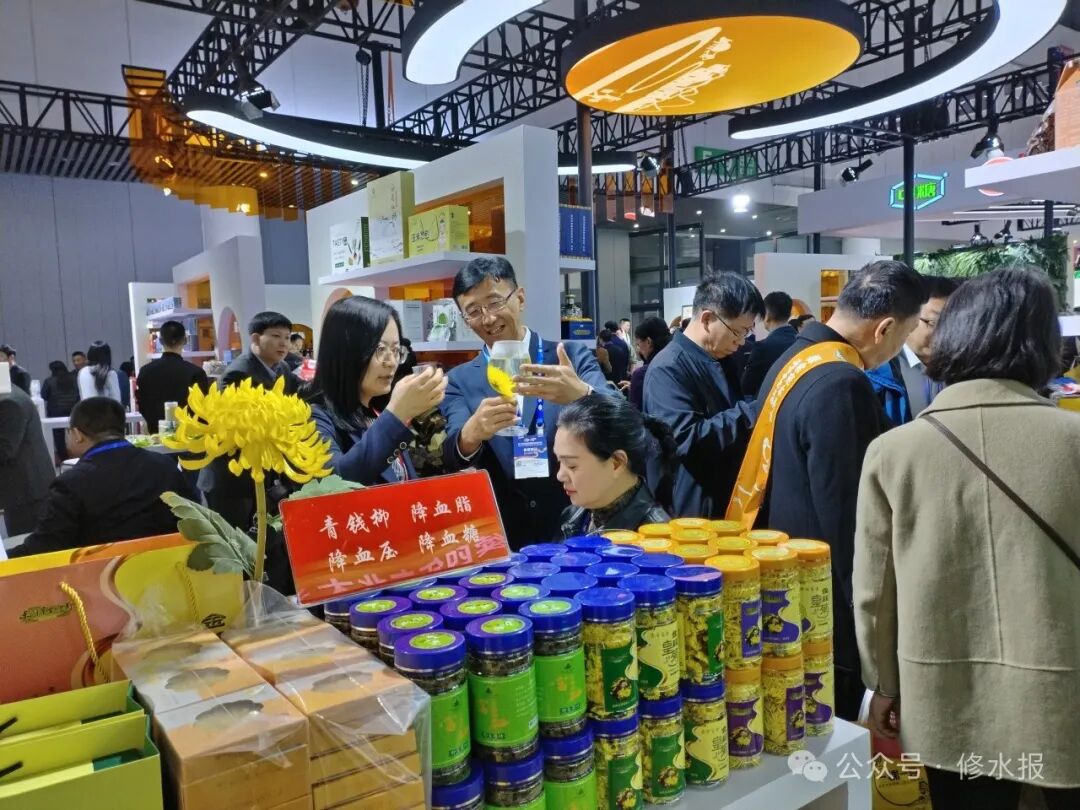 我县组织多家企业参加第110届全国春季糖酒交易会