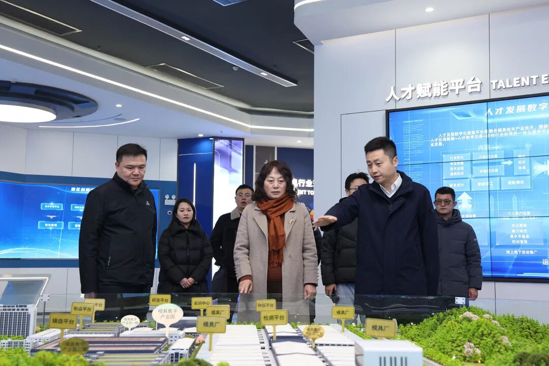 县委副书记马文卿,县委副书记,县政府副县长辛建波,团市委副书记方婕