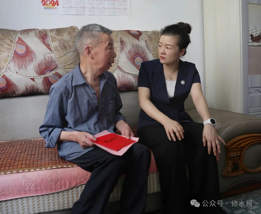 刘婕开展"八一"走访慰问