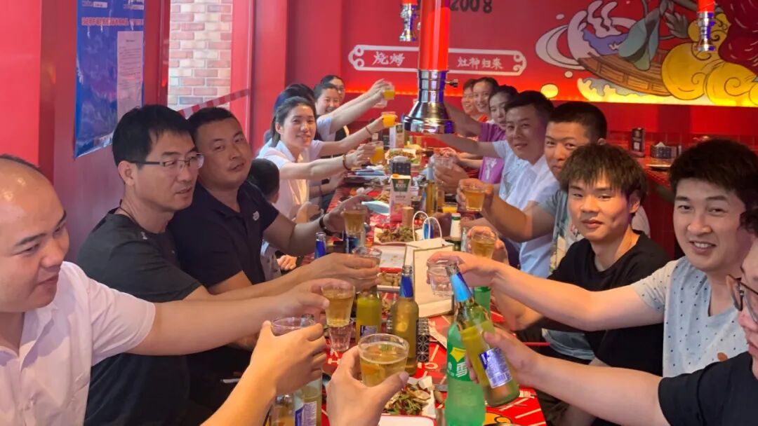 建海中建第二季度员工庆生会