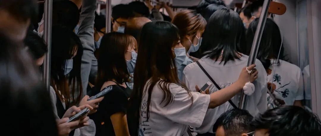 这届职场人的身体有多差？街头采访道出真相，快来看看是不是你！