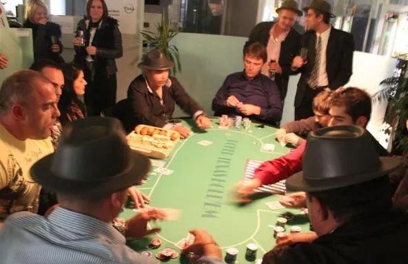 牌手与牌桌形象