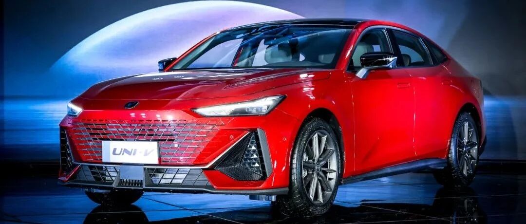 电动升降尾翼“附体”，长安UNI-V“错峰”广州车展首发