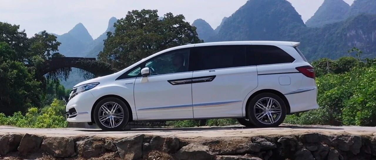 让两个1.9米男人同时爱上的MPV