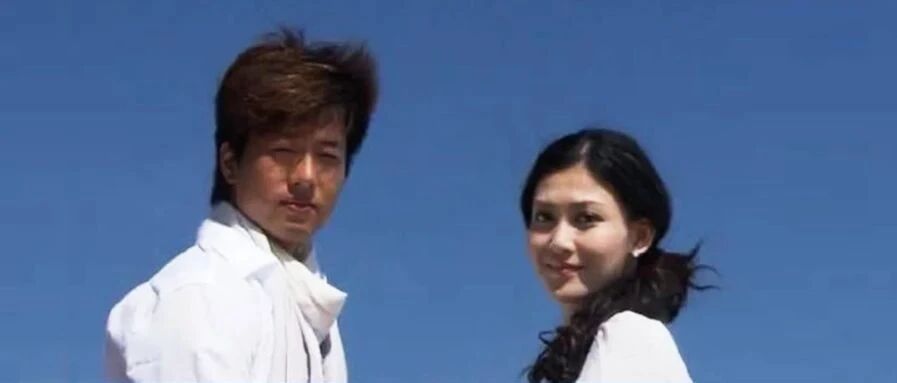 你收到一张洪世贤与艾莉离婚十周年的邀请函，请签收