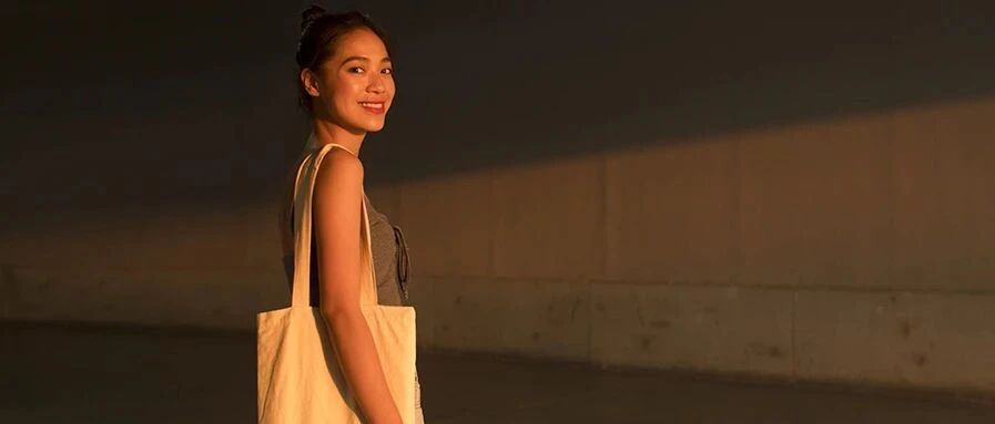 我想和你要一个少女的照片