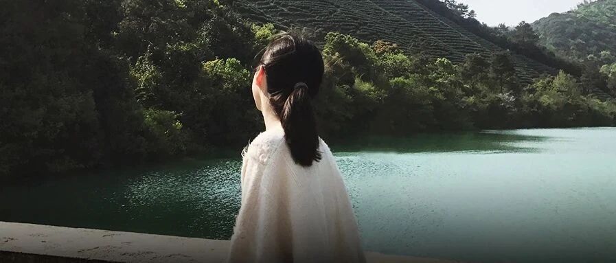 分手4年，每到晚上，我就在被窝里偷笑出了声