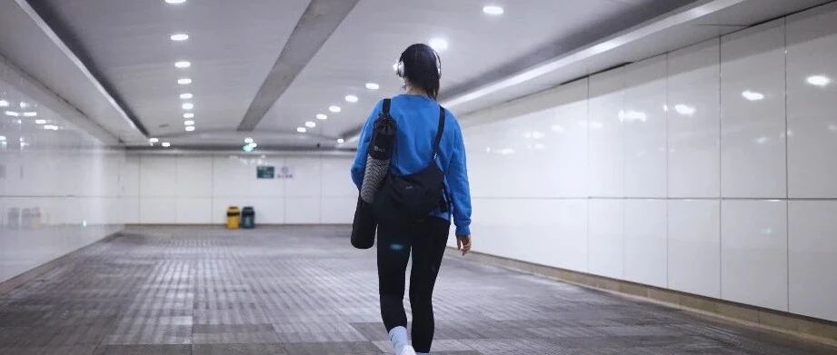 从发廊小工到瑜伽老师，她说我才32岁，有比结婚更重要的事