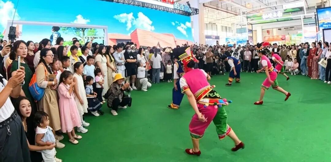 _凤凰健康亮相玩博会_保山宣传语揭晓