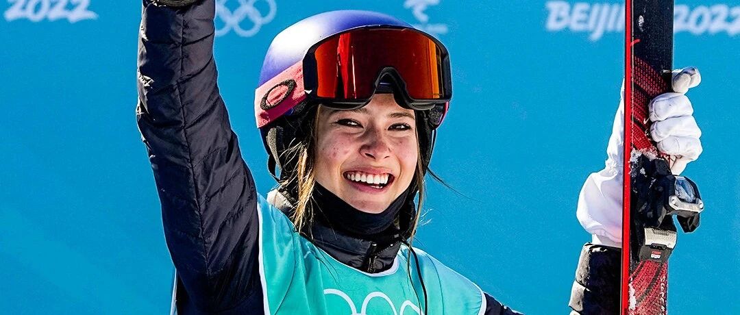 冬奥最拽冠军！谷爱凌一天睡10个小时刷爆全网，网友：连睡觉也比不过了