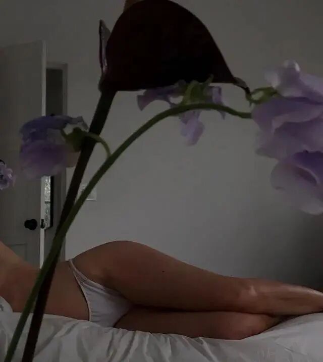 【时尚】半藏森林算什么？ins最近爆火的“不穿bra”自拍才是真正的“纯欲风”！（组图） - 21