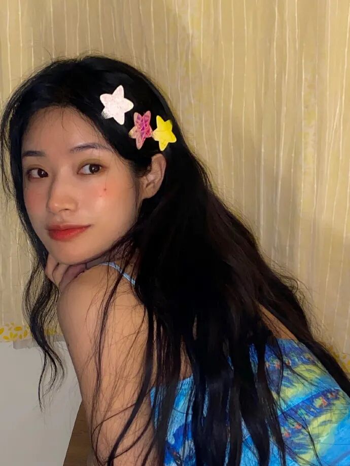 【美女】被全民吐槽照骗+绿茶，一年后竟靠脸美上热搜？网友：去哪换头了（组图） - 34