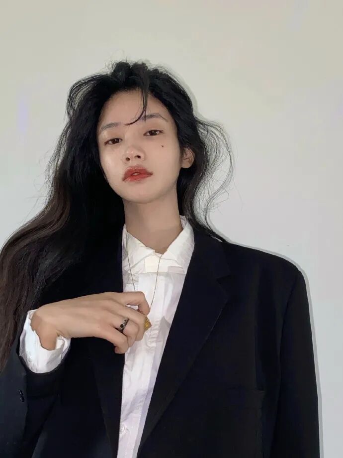 【美女】被全民吐槽照骗+绿茶，一年后竟靠脸美上热搜？网友：去哪换头了（组图） - 32