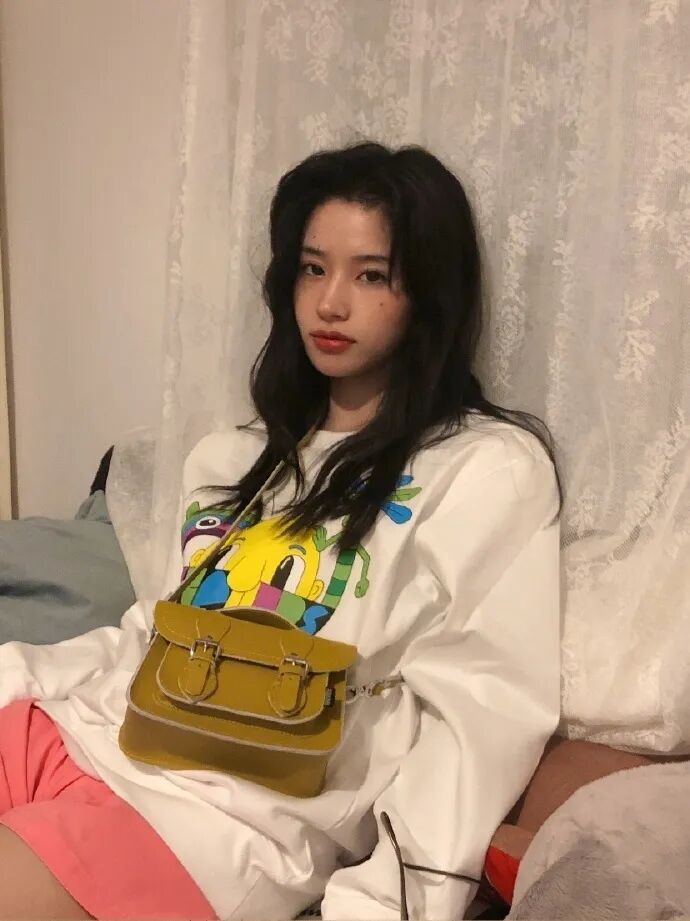 【美女】被全民吐槽照骗+绿茶，一年后竟靠脸美上热搜？网友：去哪换头了（组图） - 76