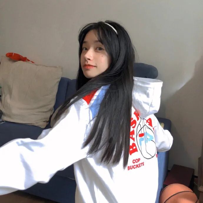 【美女】被全民吐槽照骗+绿茶，一年后竟靠脸美上热搜？网友：去哪换头了（组图） - 74