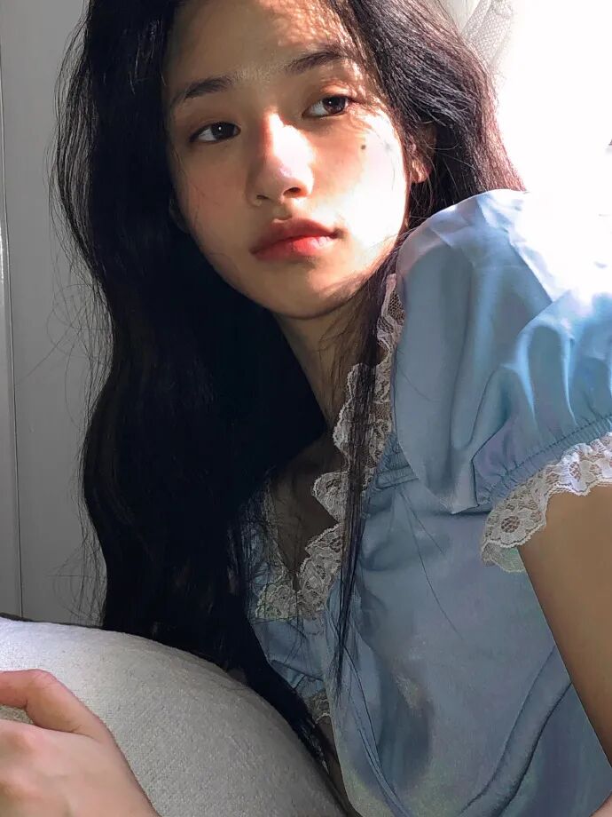 【美女】被全民吐槽照骗+绿茶，一年后竟靠脸美上热搜？网友：去哪换头了（组图） - 62