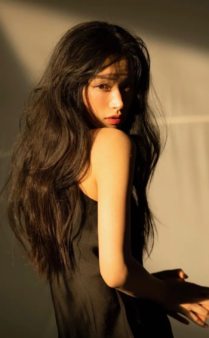 【美女】被全民吐槽照骗+绿茶，一年后竟靠脸美上热搜？网友：去哪换头了（组图） - 53