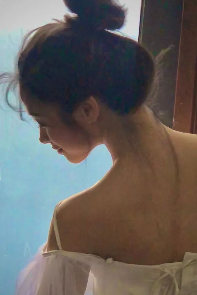 【美女】被全民吐槽照骗+绿茶，一年后竟靠脸美上热搜？网友：去哪换头了（组图） - 64