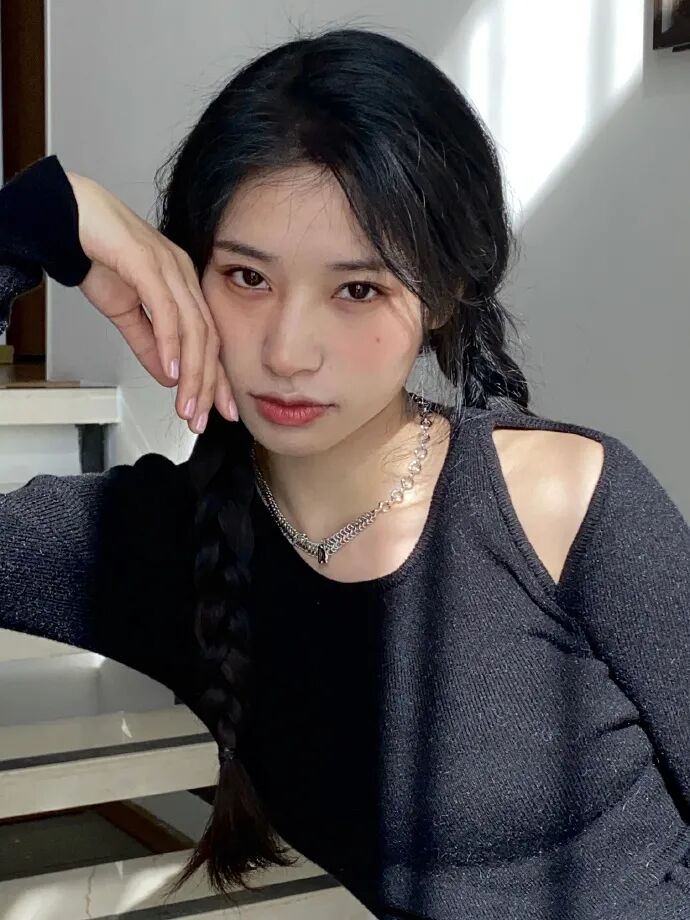 【美女】被全民吐槽照骗+绿茶，一年后竟靠脸美上热搜？网友：去哪换头了（组图） - 72