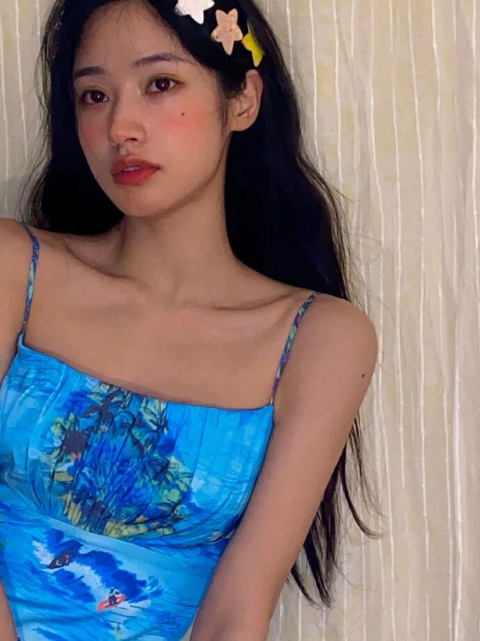 【美女】被全民吐槽照骗+绿茶，一年后竟靠脸美上热搜？网友：去哪换头了（组图） - 56