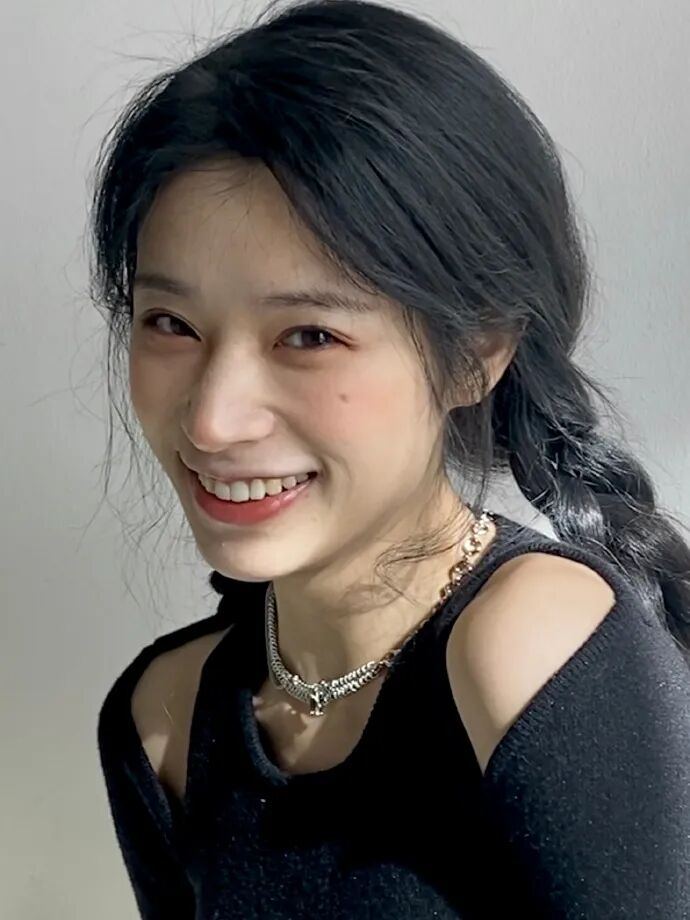 【美女】被全民吐槽照骗+绿茶，一年后竟靠脸美上热搜？网友：去哪换头了（组图） - 71