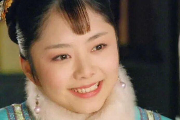 娱乐圈新晋“扫弟机”，30岁演高中生火上热搜？网友：这才是真·少女感！（组图） - 25