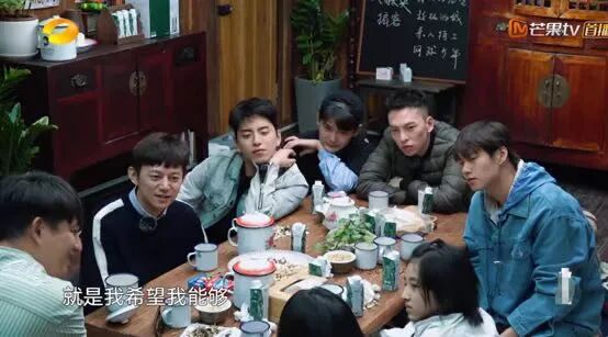 娱乐圈新晋“扫弟机”，30岁演高中生火上热搜？网友：这才是真·少女感！（组图） - 56