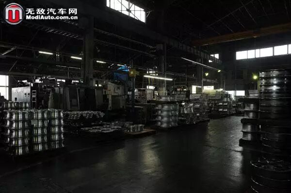【6/16更新】日本這間破廠房內，藏著世界上頂尖的鍛造輪圈制造廠的圖15