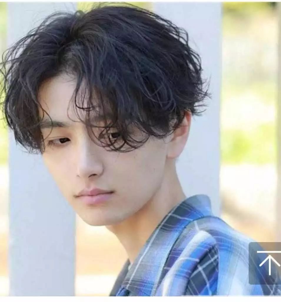 發質粗硬的男生留什麼長瀏海的髮型好看? 形象穿搭 第7張-戀愛小秘書-娜米 發質粗硬的男生留什麼長瀏海的髮型好看? 形象穿搭 第7張