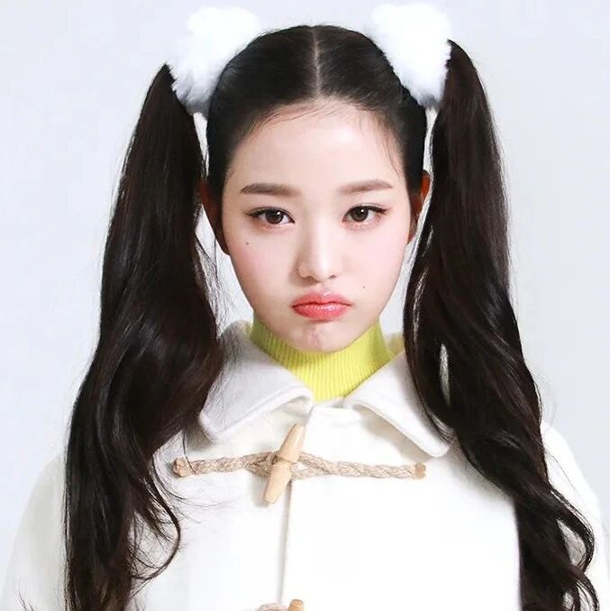 手机壁纸 | 嘟嘴小可爱 张员瑛@ive