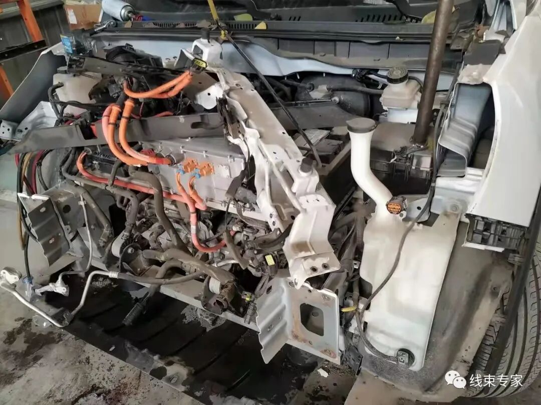 【眼见为实】电动汽车前舱高压线束的图2