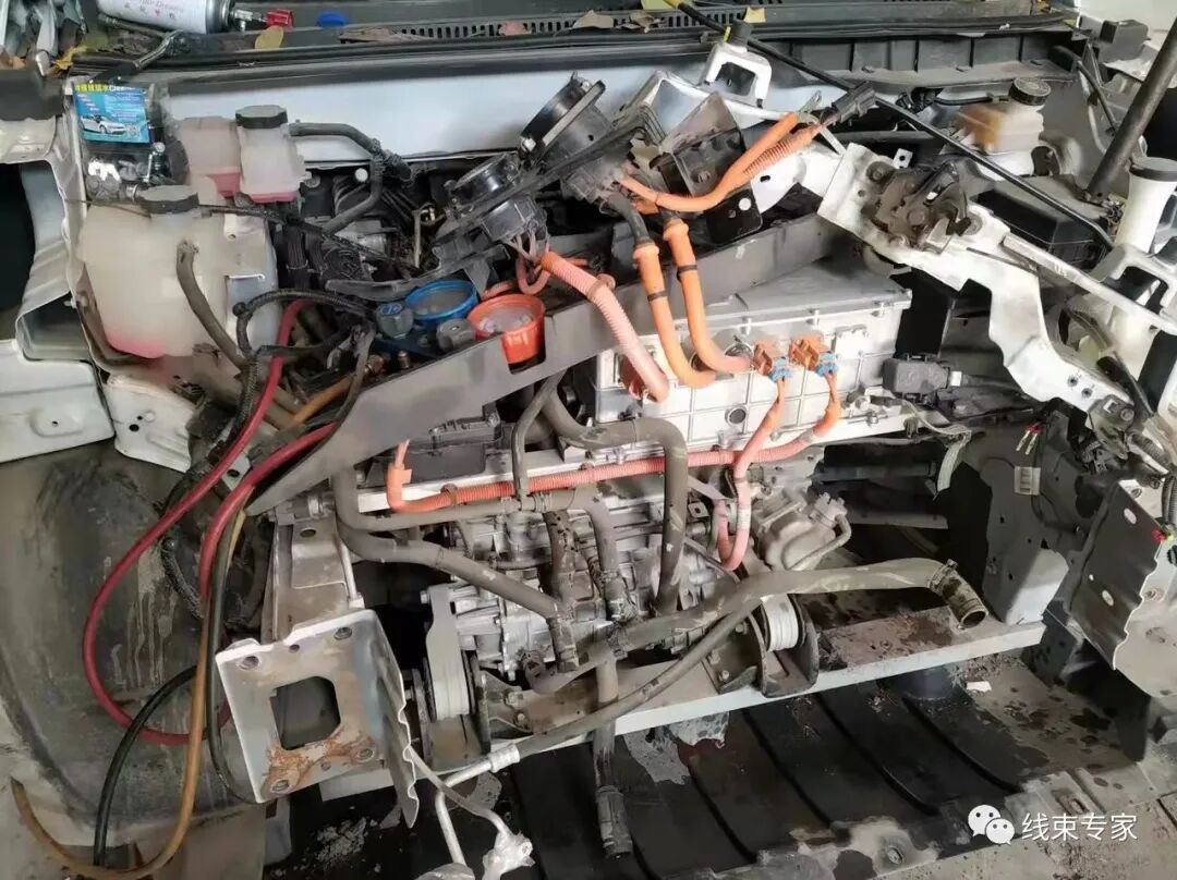 【眼见为实】电动汽车前舱高压线束的图1