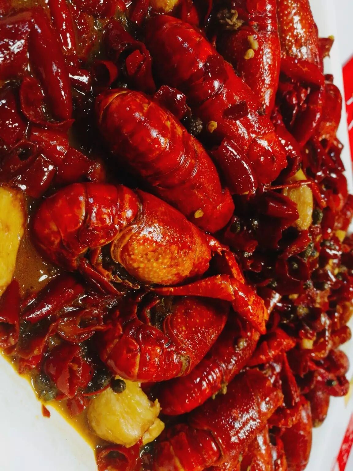 深夜食堂:排队1小时才能吃到的网红小龙虾,十几家火锅不重样,乌鲁木齐