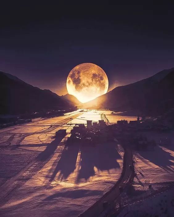 看世界上最美的月亮!