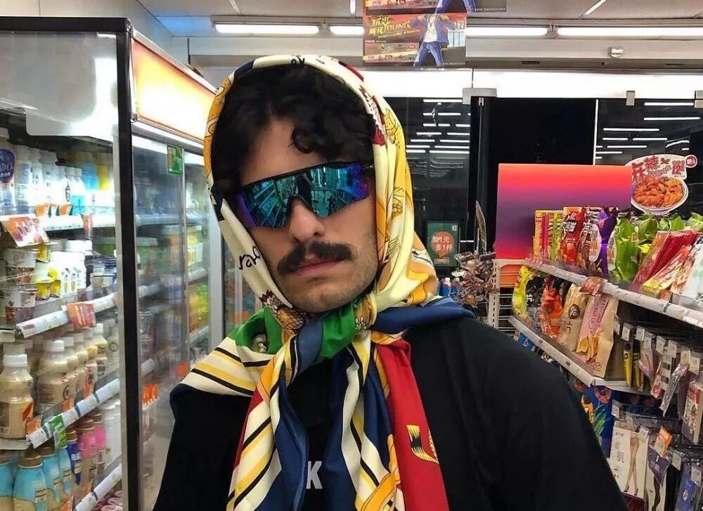 Babushka Boi | A$AP ROCKY 的最新 MV，可不只有瑞典八卦。