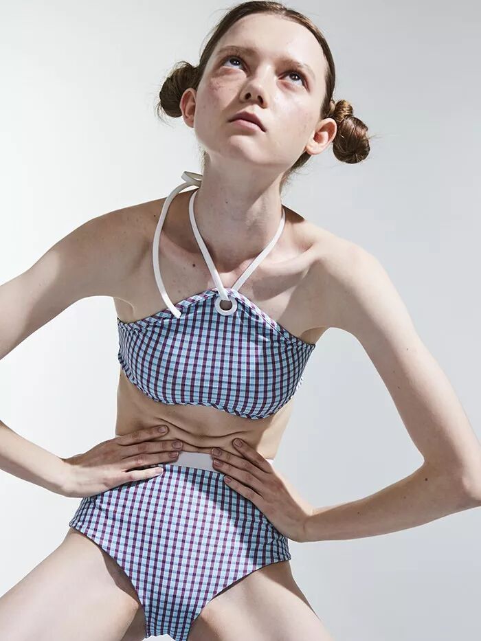 怎麼都拍不出 IG 上的泳裝美照？我看你是不會買泳衣！