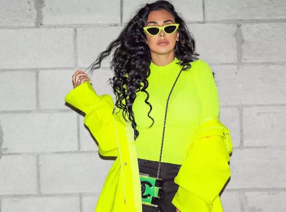 解鎖夏季穿搭新思路，這裡有一份時髦色彩教科書