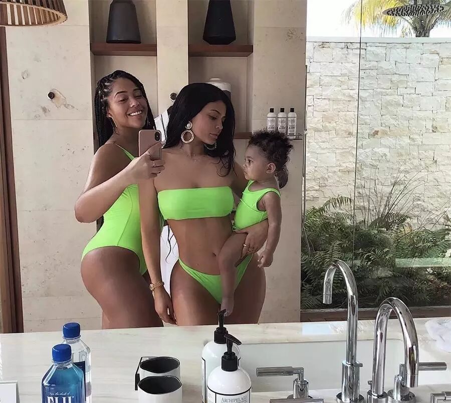 解鎖夏季穿搭新思路，這裡有一份時髦色彩教科書