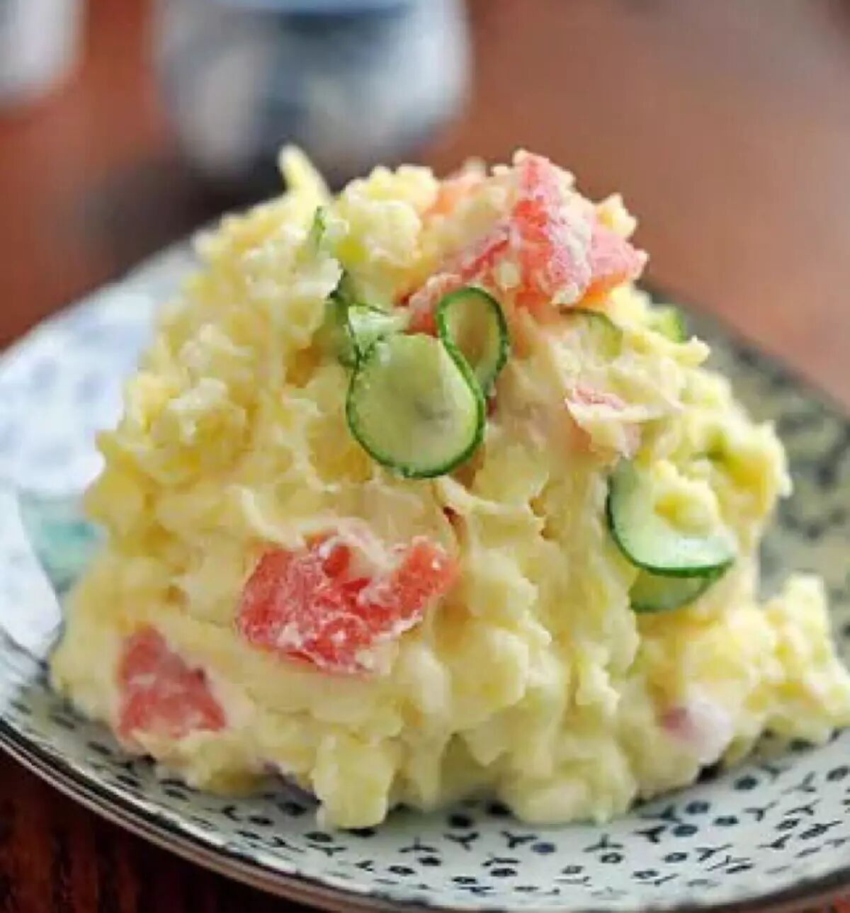 上海色拉其实就是土豆色拉,这是一道纯正的本土制造.