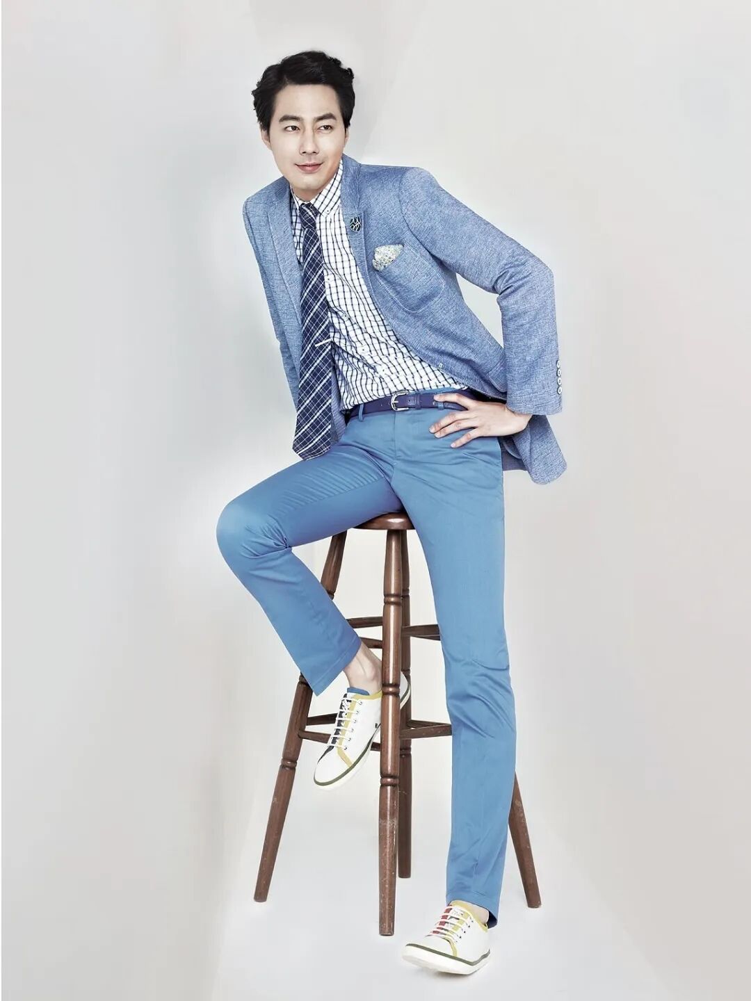 腿叔大帅哥——赵寅成