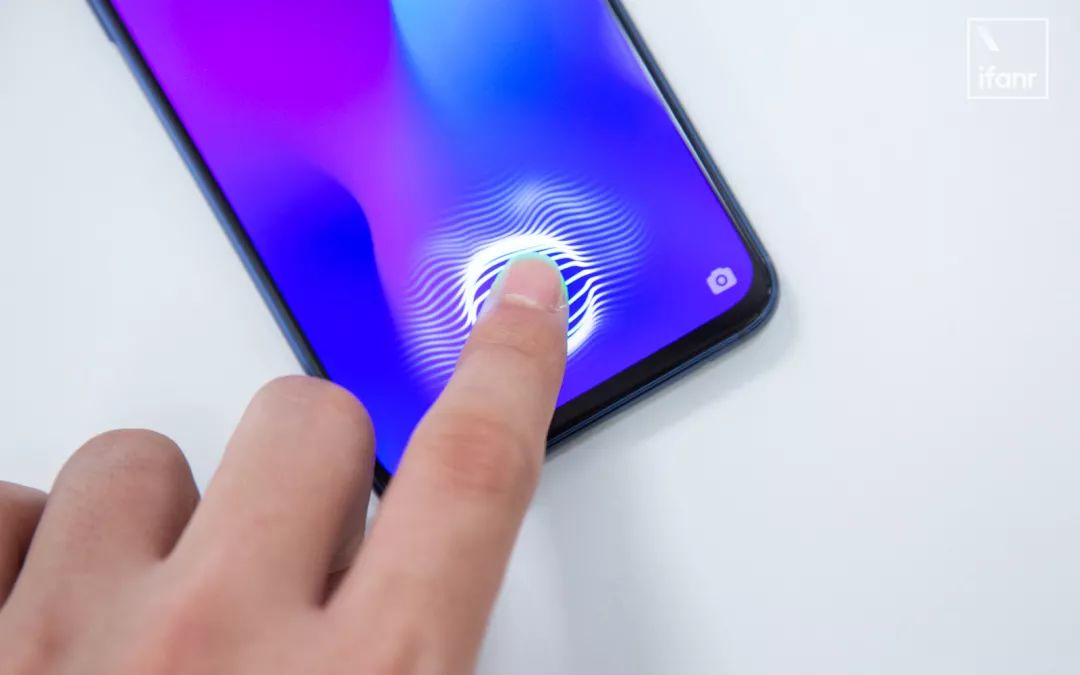 OPPO R17 上手：水滴屏 + 屏下指紋，這可能是顏值最高的「瀏海屏」手機 科技 第14張