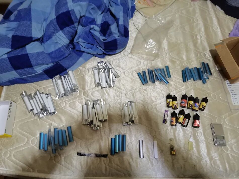 【社会治安"大扫除"】"上头电子烟"是毒不是烟 开平警方抓获2名犯罪