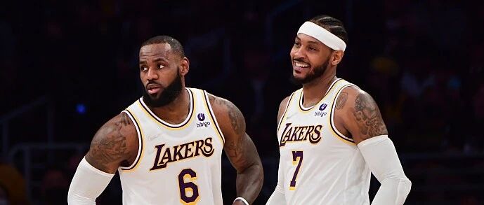 詹姆斯打中锋的湖人五小威力如何？