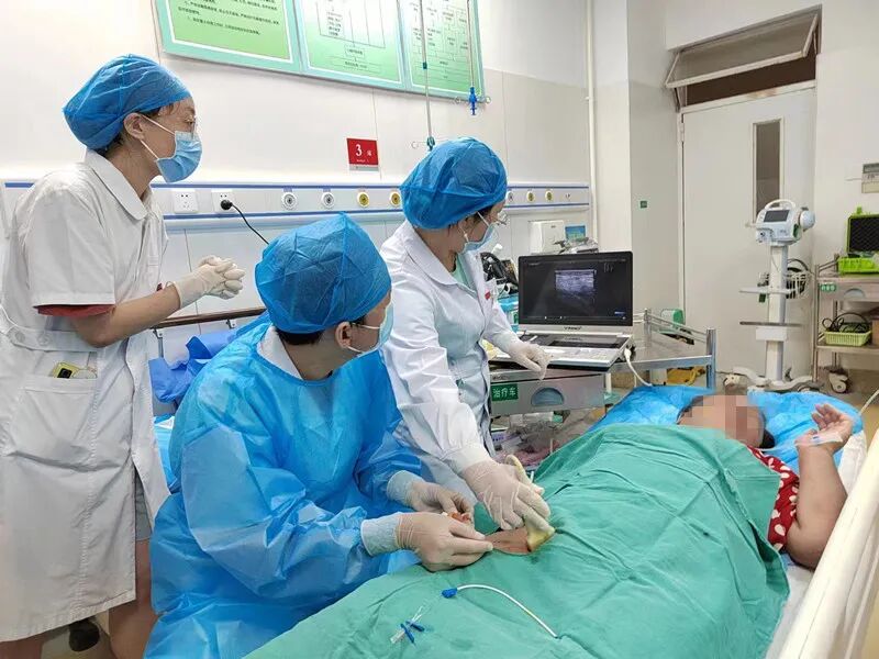 利用纤维支气管镜抢救大咯血窒息患者——急诊科的系列故事① - 新闻